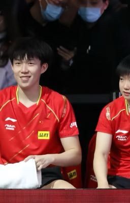ẨN TRONG VÒNG TAY EM