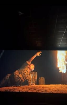 Bức thư cũ và nhành hoa tàn