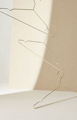 | đào nguyên anh lạc | Hanging Clothes