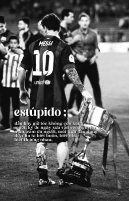 [ estúpido] ;  聚。 