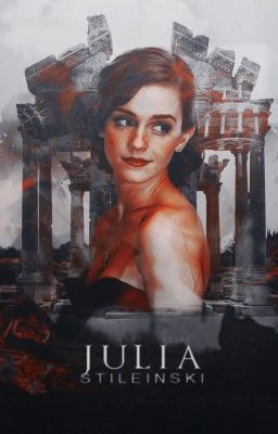 julia ★