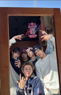 Khi cậu cười, trời cũng trong hơn