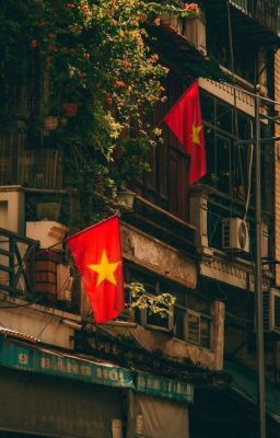 nụ cười ngày giải phóng và đôi mắt sáng tự do.