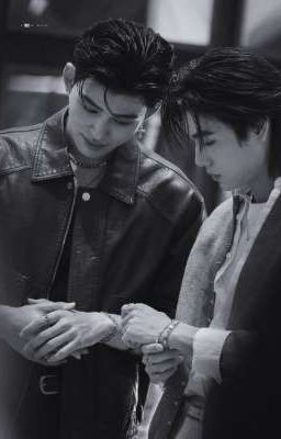 TÌNH YÊU ẨN DƯỚI LỚP MẶT NẠ